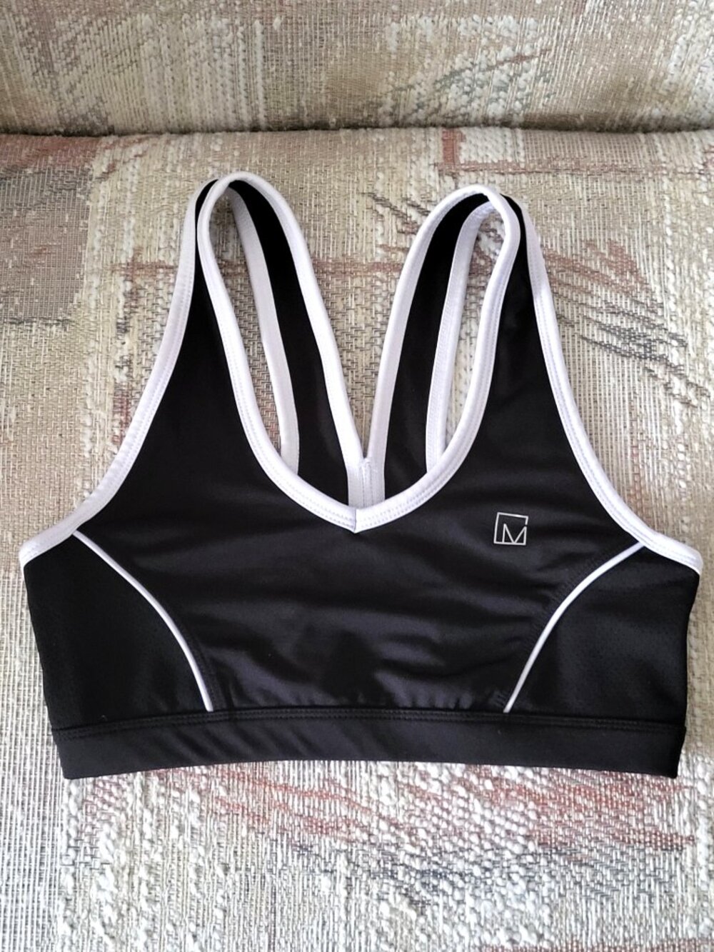 MATERIAL GIRL Black & White Women's Sports Bra Size Medium NWOT